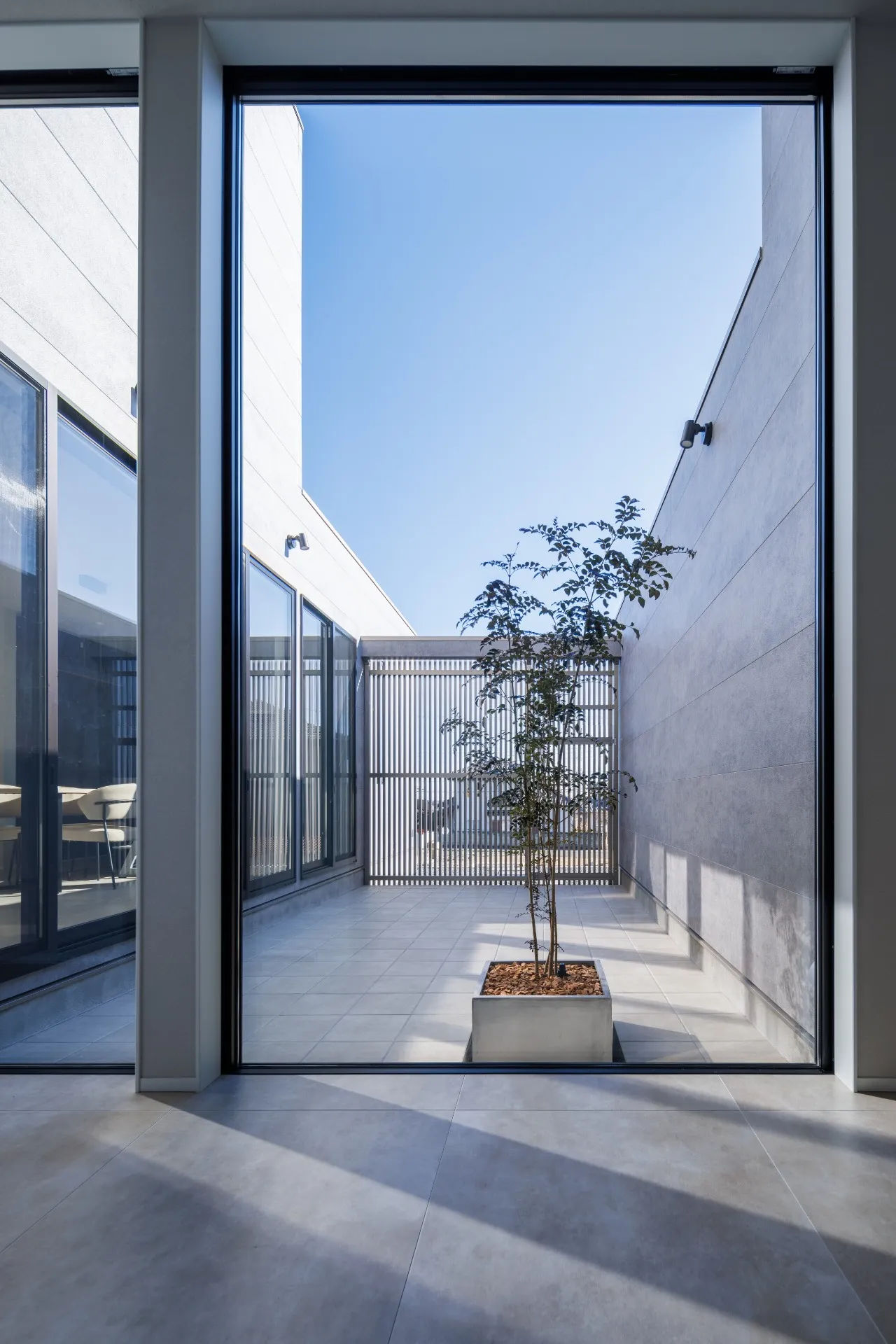 Cortile view sea
